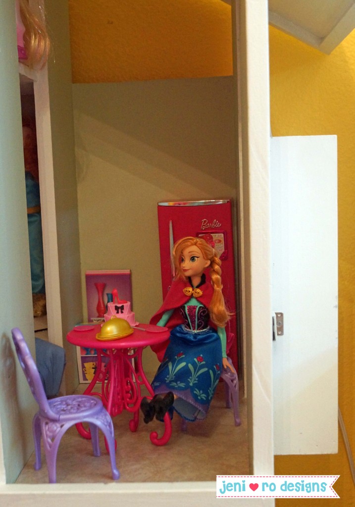 barbie house furnished kitchen and elevator
