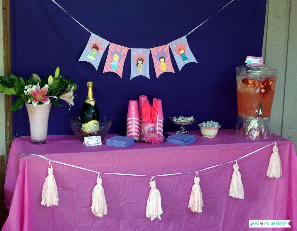 o 5th princess party beverage table