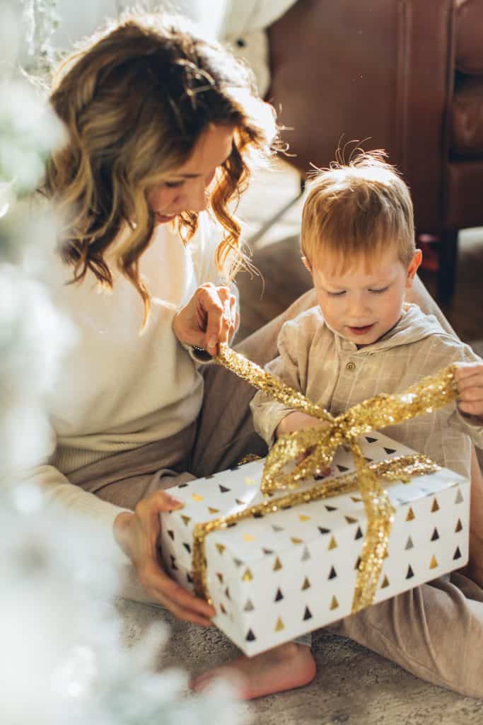 gift giving from mom to kid