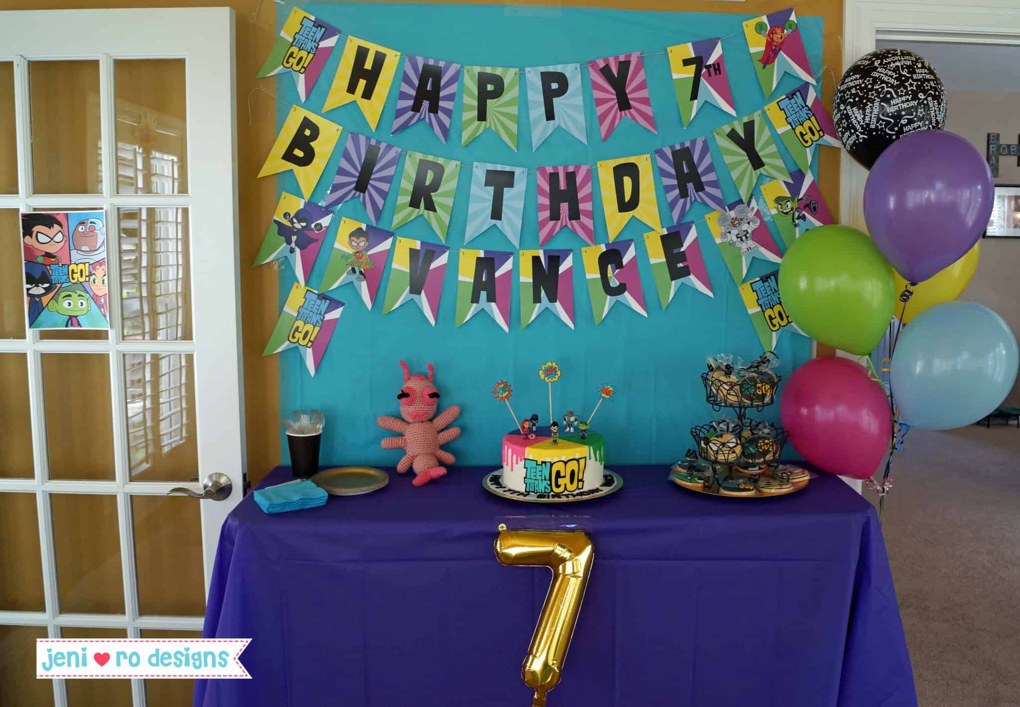 Awesome party backdrop created in 5 easy steps - video tutorial!